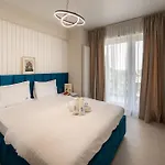 Apartment Viso In Odyssey Pool & Mamaia