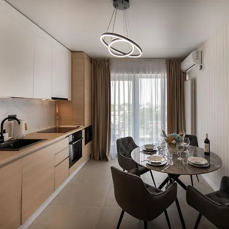 Viso In Odyssey Indoor Pool & *