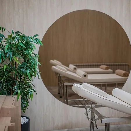 Viso In Odyssey Indoor Pool & アパート *