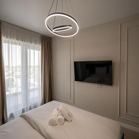 Viso In Odyssey Indoor Pool & *