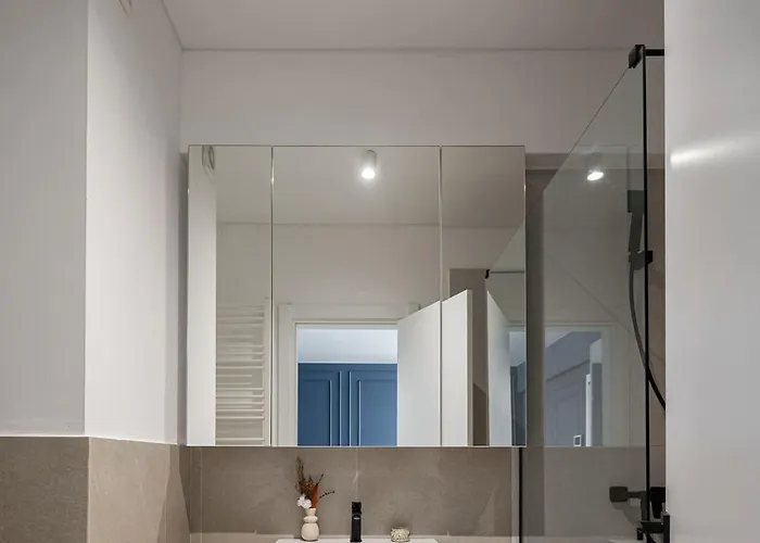 Viso In Odyssey Pool &