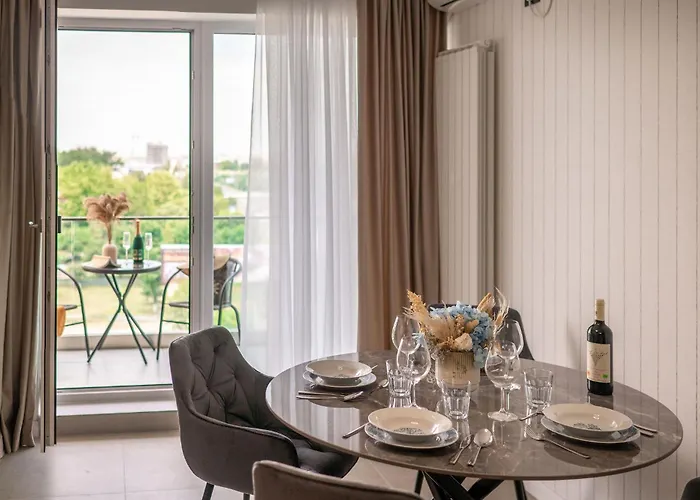 Viso In Odyssey Pool & *